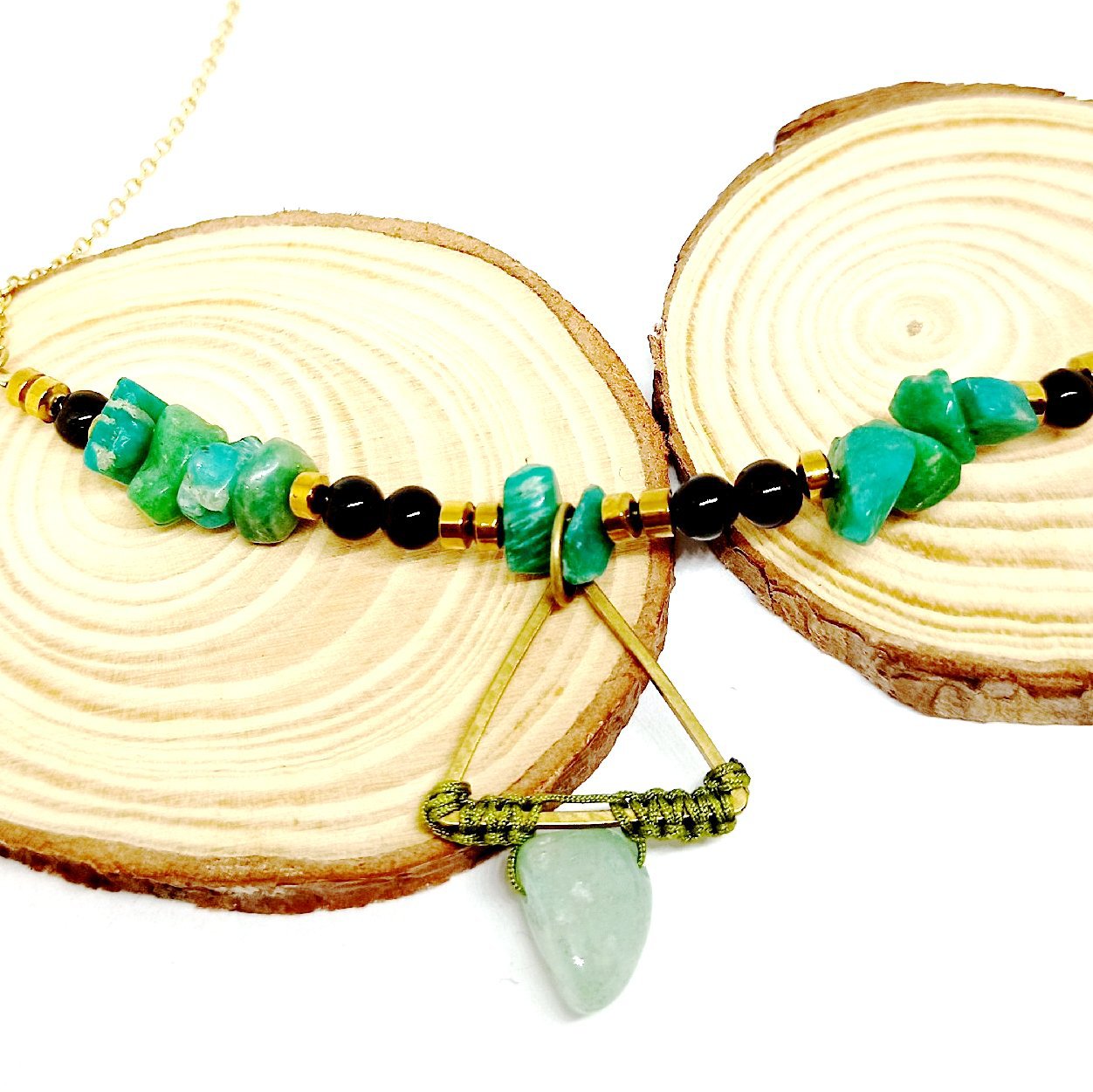 Collier en pierre et macramé "Kaly"
