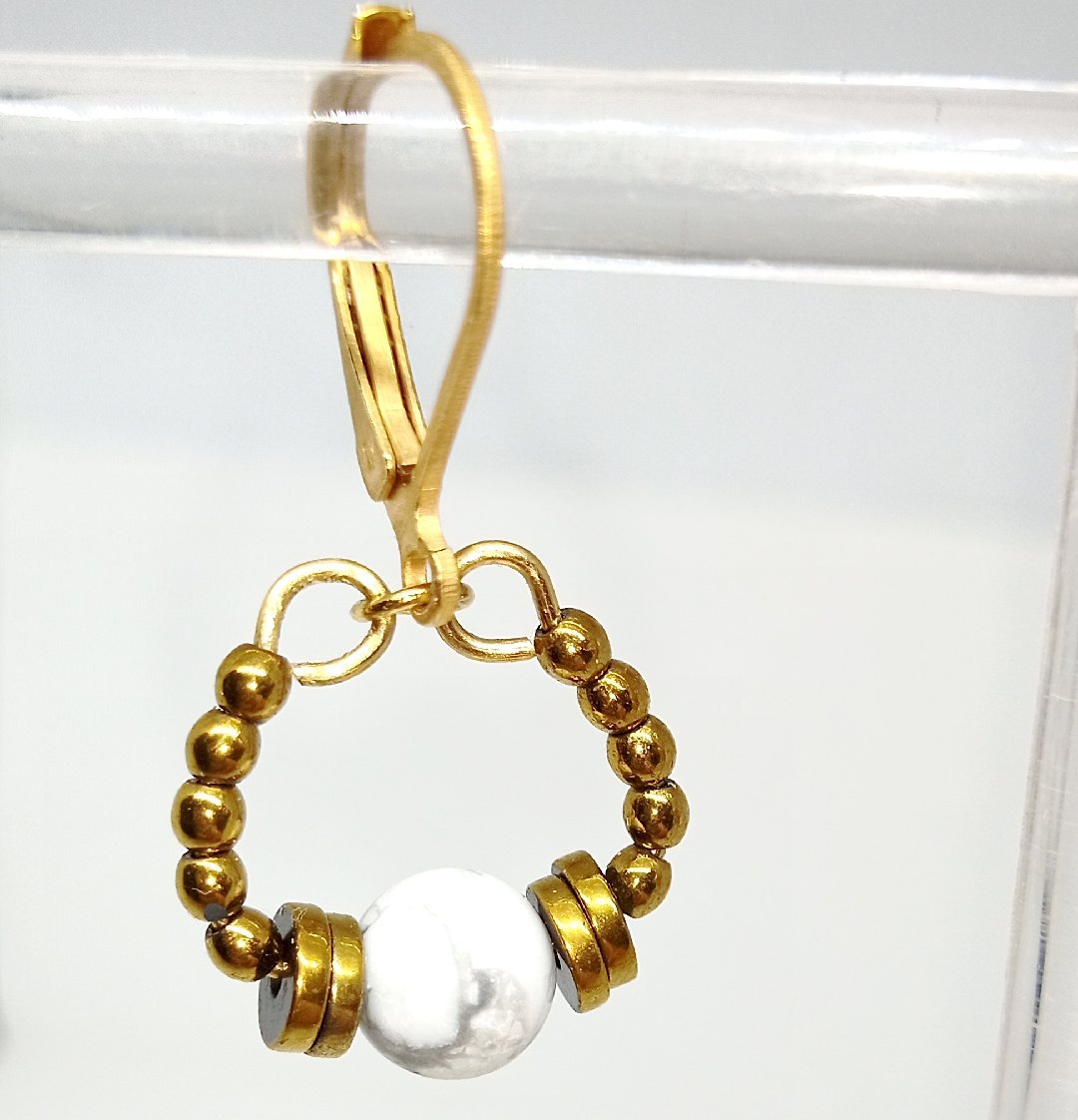 Boucle d'oreille à l'unité Sely