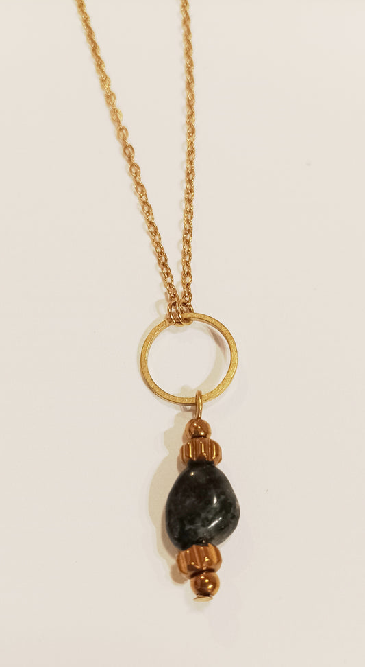 Collier en acier et pierre "Mana"