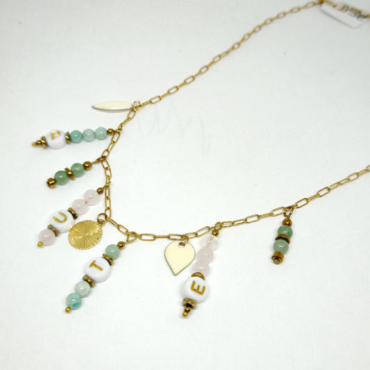 Collier bohême à message "pute"